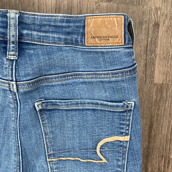 American Eagle Super High Rise Super Stretch Skinny Jean Medium Wash - Picture 6 of 7